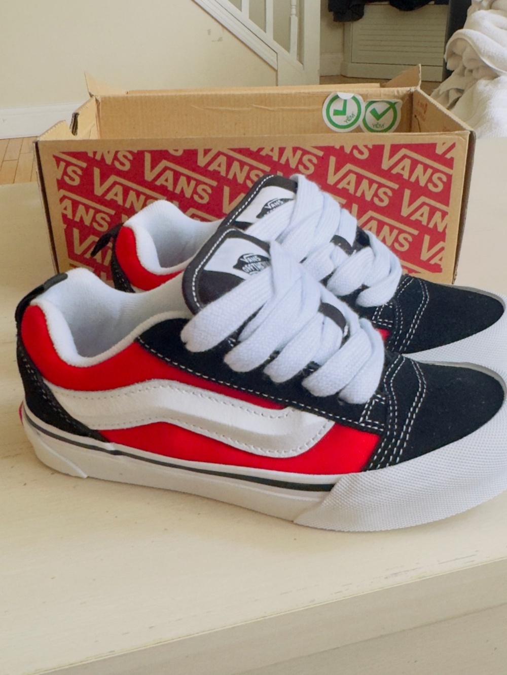 Vans Knu Skool Skate Shoe Boys Size 2